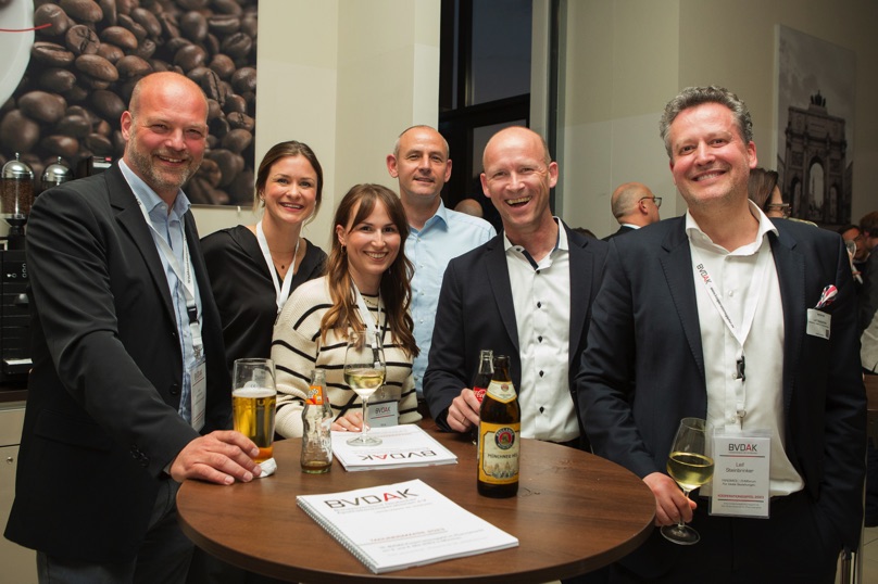 /images/slider-imgs-xs/140_Foto Loeffler_Weconact.jpg